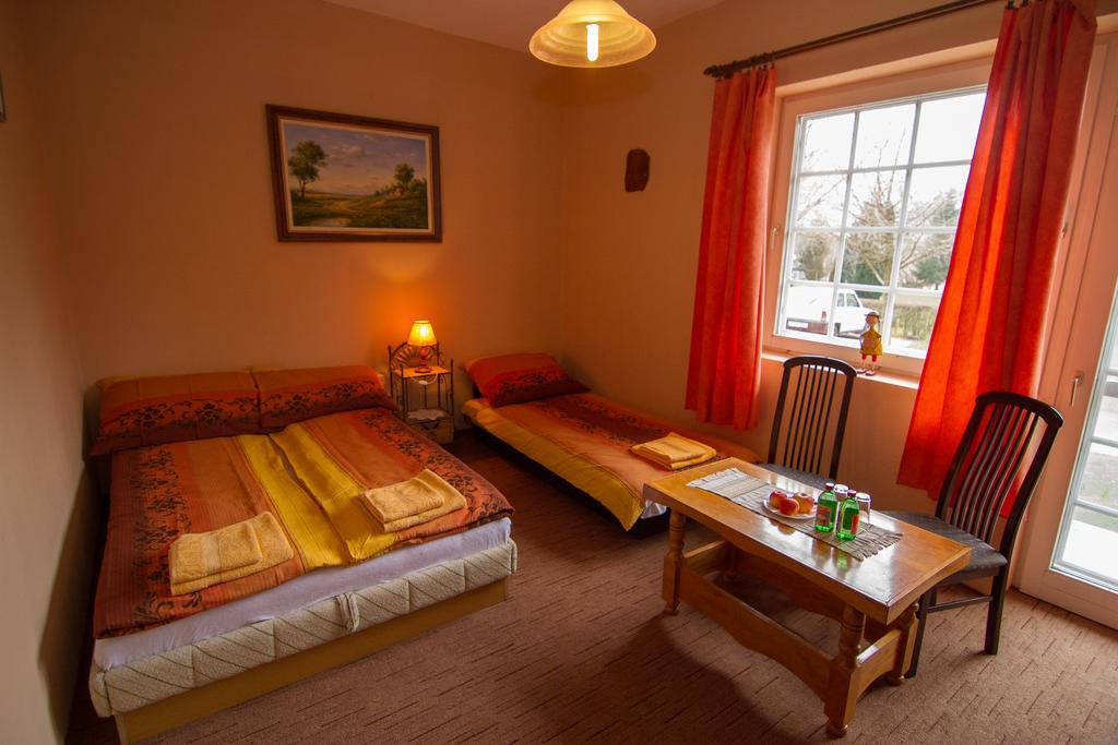 Villa Hedi Dunakiliti Zimmer foto
